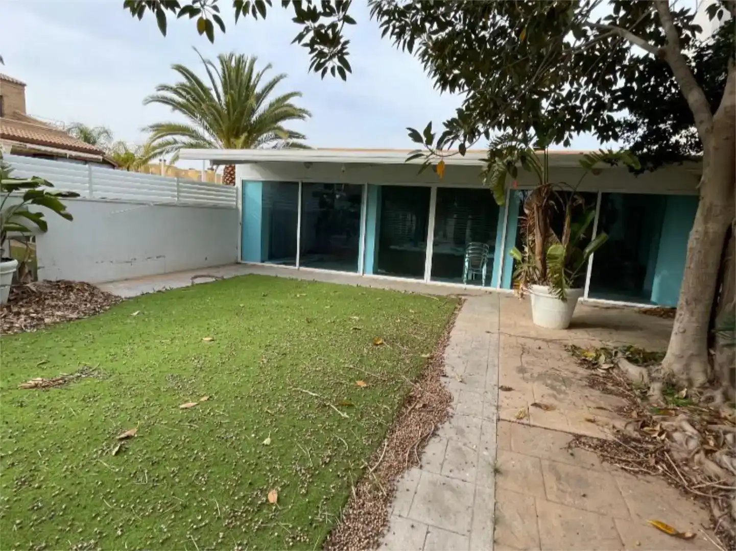 Vista exterior de Casa o xalet de lloguer en Sagunto / Sagunt amb Aire condicionat, Piscina i Balcó