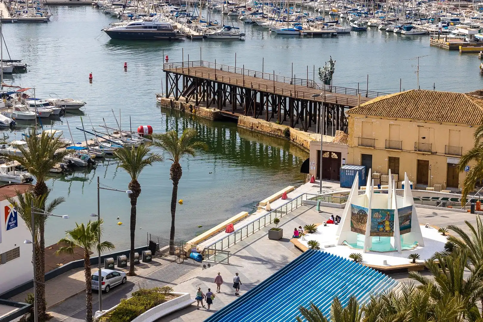 Vista exterior de Estudio en venta en Torrevieja con Terraza, Amueblado y Balcón