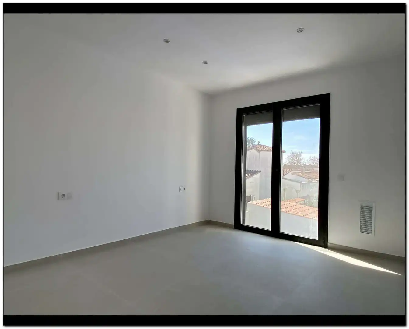House with pool for sale in Requesens, imagen 12