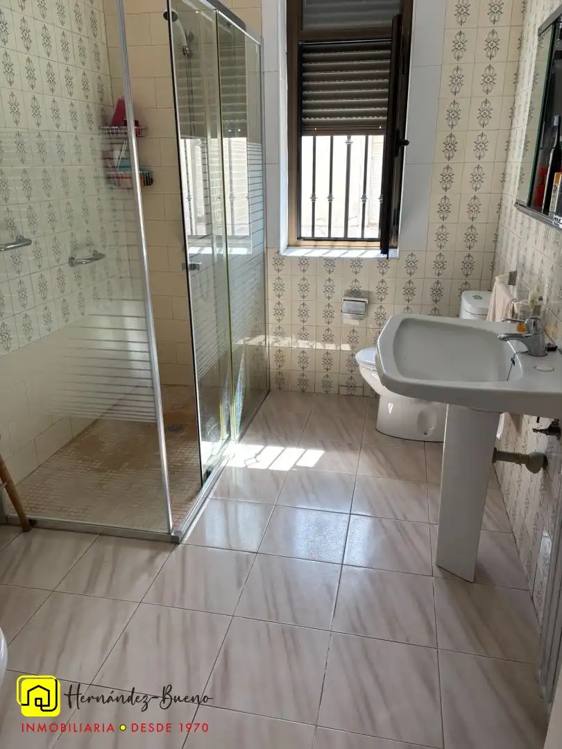 Bathroom of Houses for sale in La Fuente de San Esteban   with Heating and Terrace