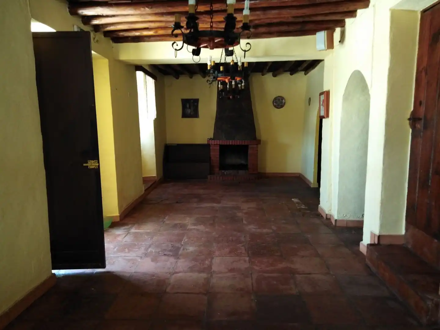 Casa rústica amb piscina en venda a Partidas Norte