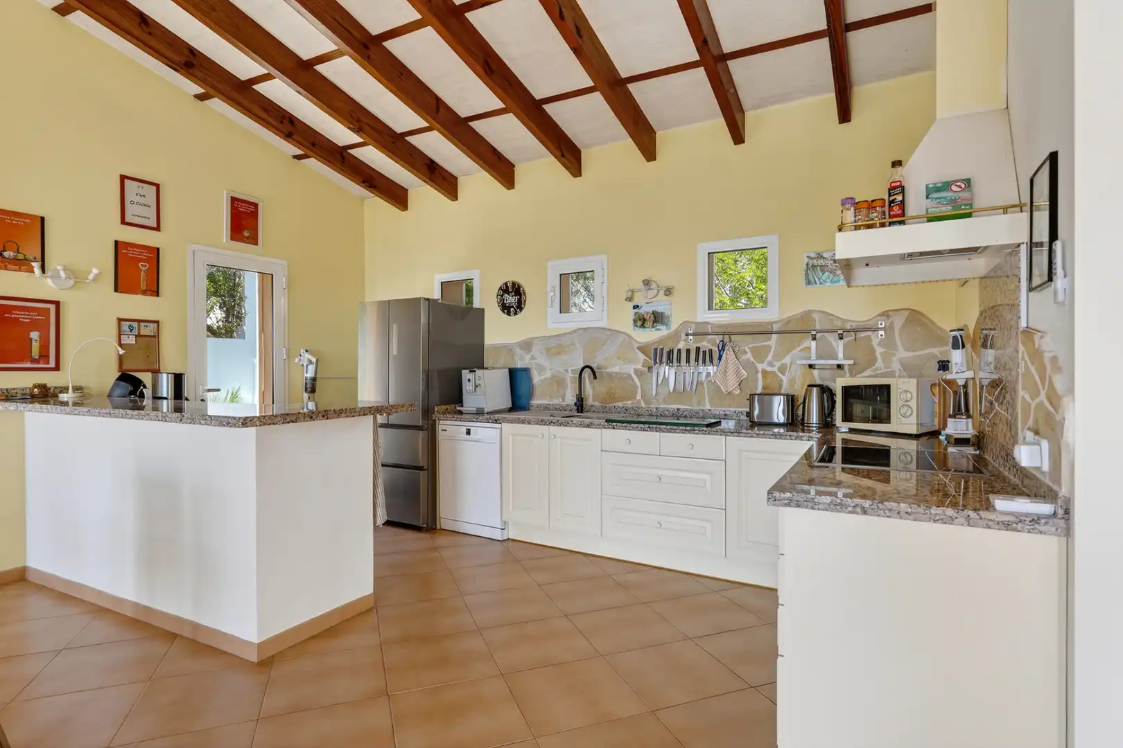 Cuina de Casa o xalet en venda en Capdepera amb Aire condicionat, Jardí privat i Terrassa