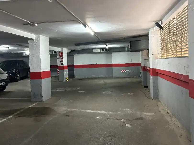 Parkplatz von Garage zum Verkauf in Barcelona mit Alarm