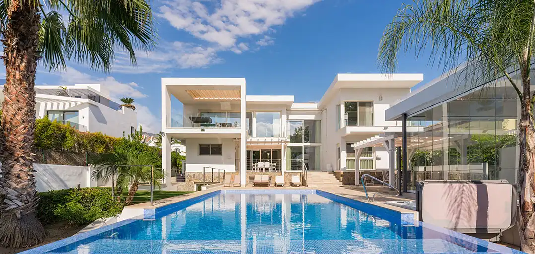 Casa con piscina en venta en Marbella Centro