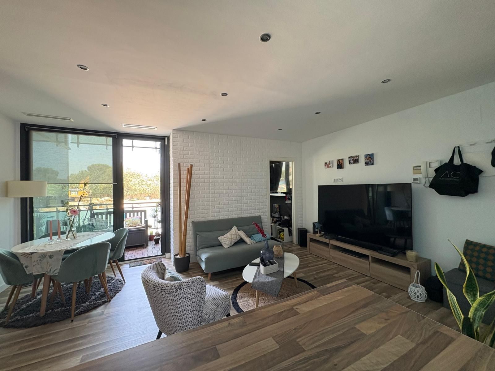 Living room of Flat for sale in San Sebastián de los Reyes  with Air Conditioner, Heating and Terrace