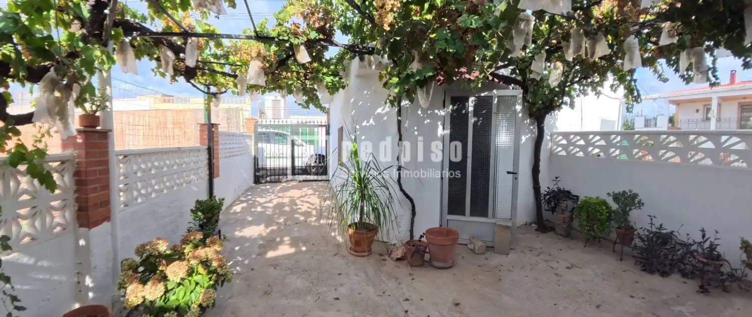 Terrasse von Haus oder Chalet zum Verkauf in Castellón de la Plana / Castelló de la Plana mit Privatgarten und Abstellraum
