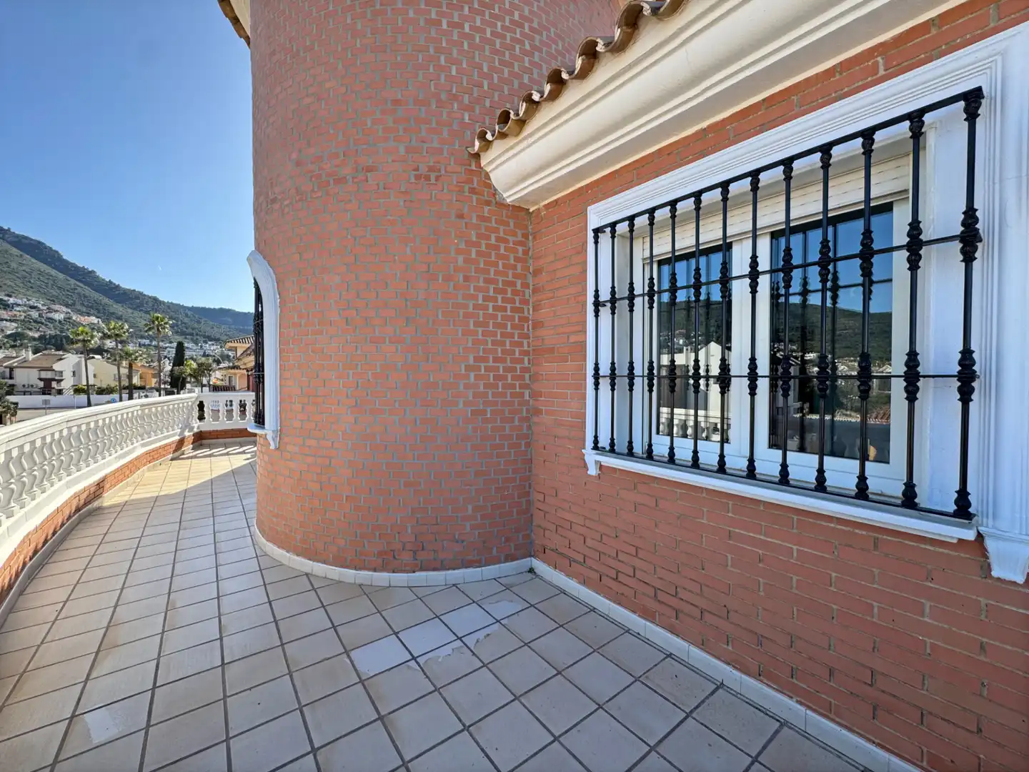 Terrassa de Casa o xalet en venda en Alhaurín de la Torre amb Aire condicionat, Calefacció i Jardí privat