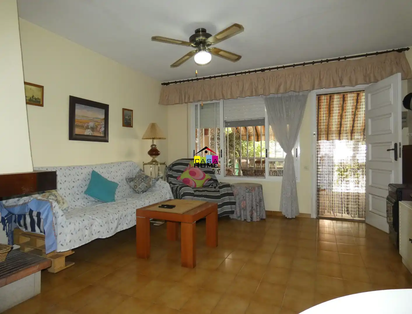 Sala d'estar de Casa adosada en venda en Benicasim / Benicàssim amb Jardí privat, Terrassa i Traster