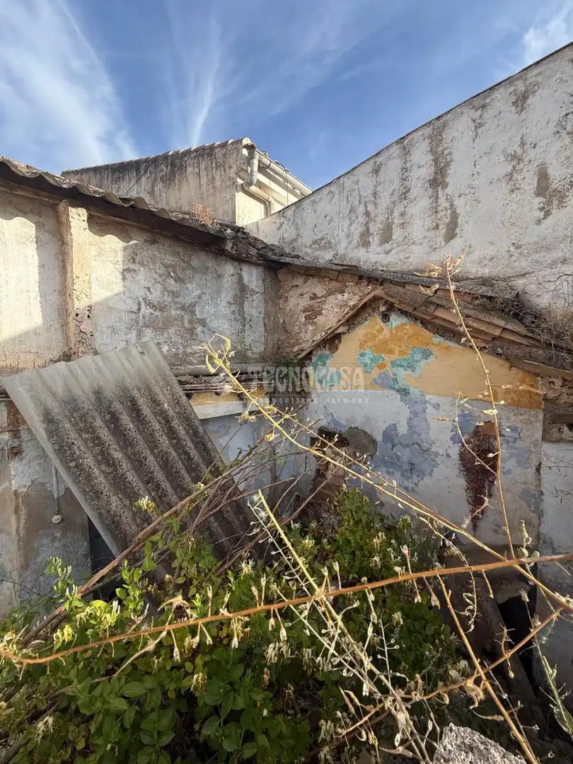Detached homes for sale in Loja  with Storage room