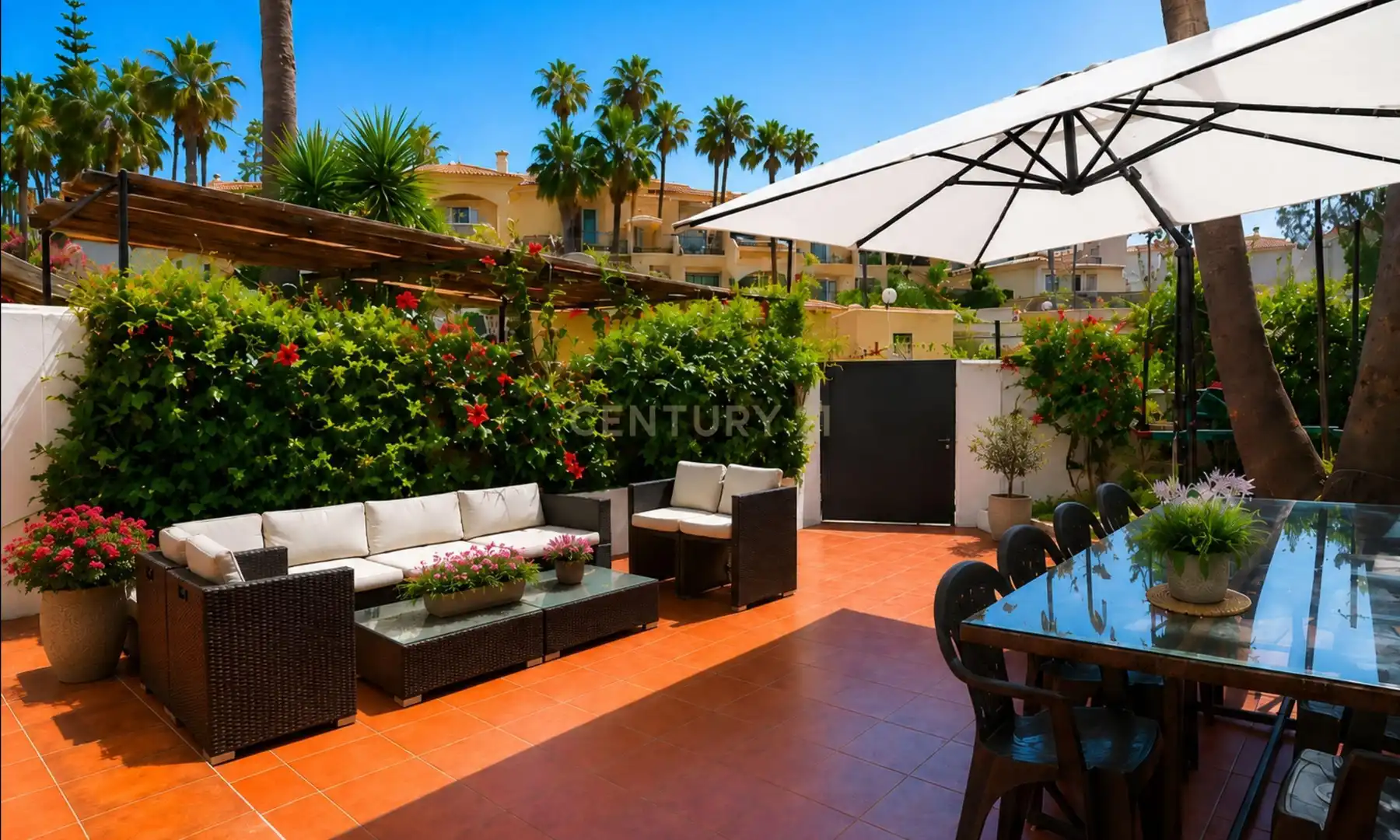 Terrassa de Casa adosada en venda en Mijas amb Aire condicionat, Jardí privat i Piscina