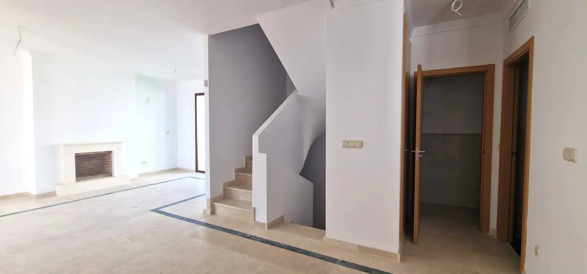 Einfamilien-Reihenhaus zum Verkauf in Cártama mit Privatgarten und Terrasse