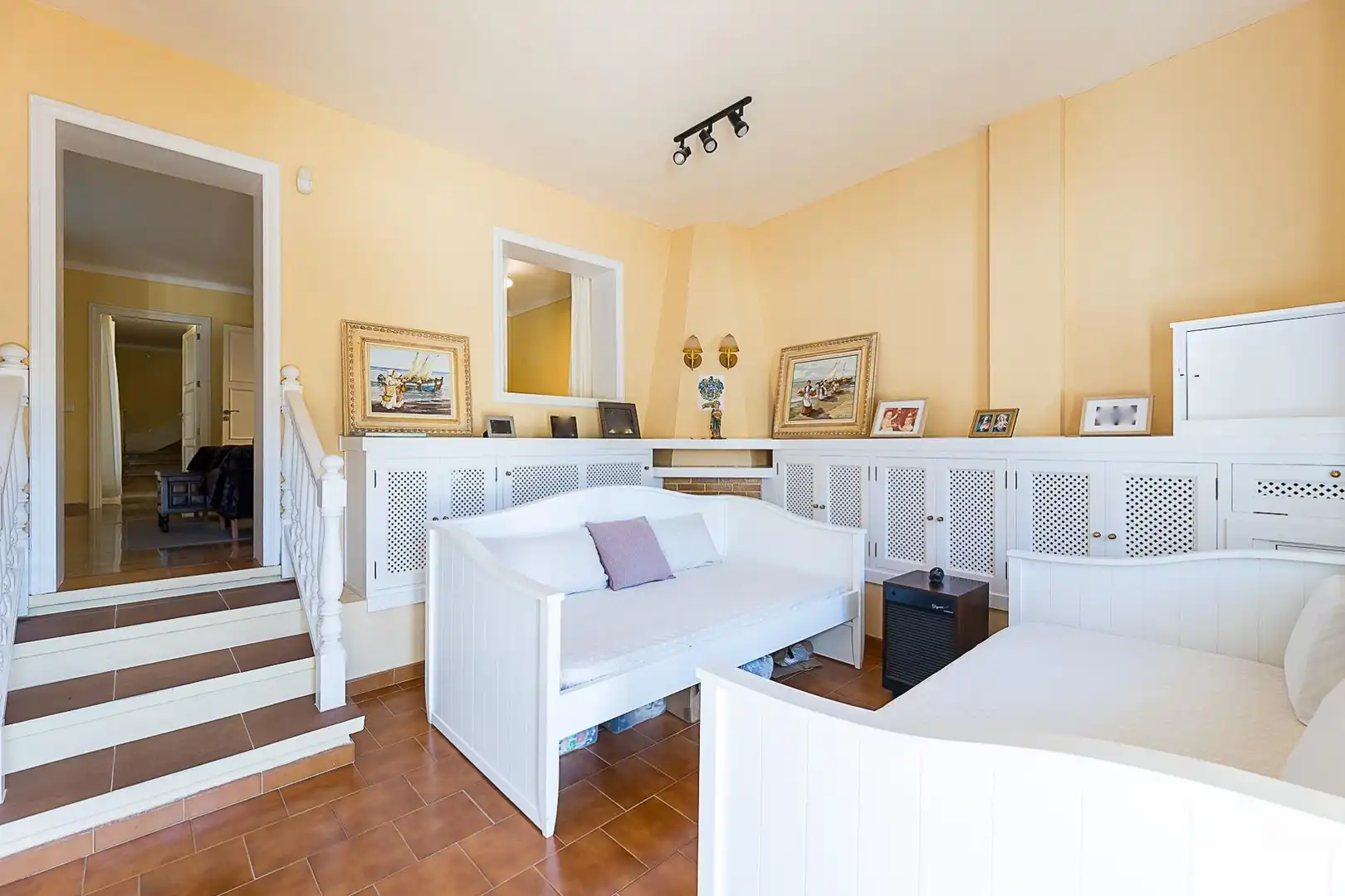 Sala de estar de Casa adosada en venta en Calvià con Aire acondicionado, Calefacción y Jardín privado