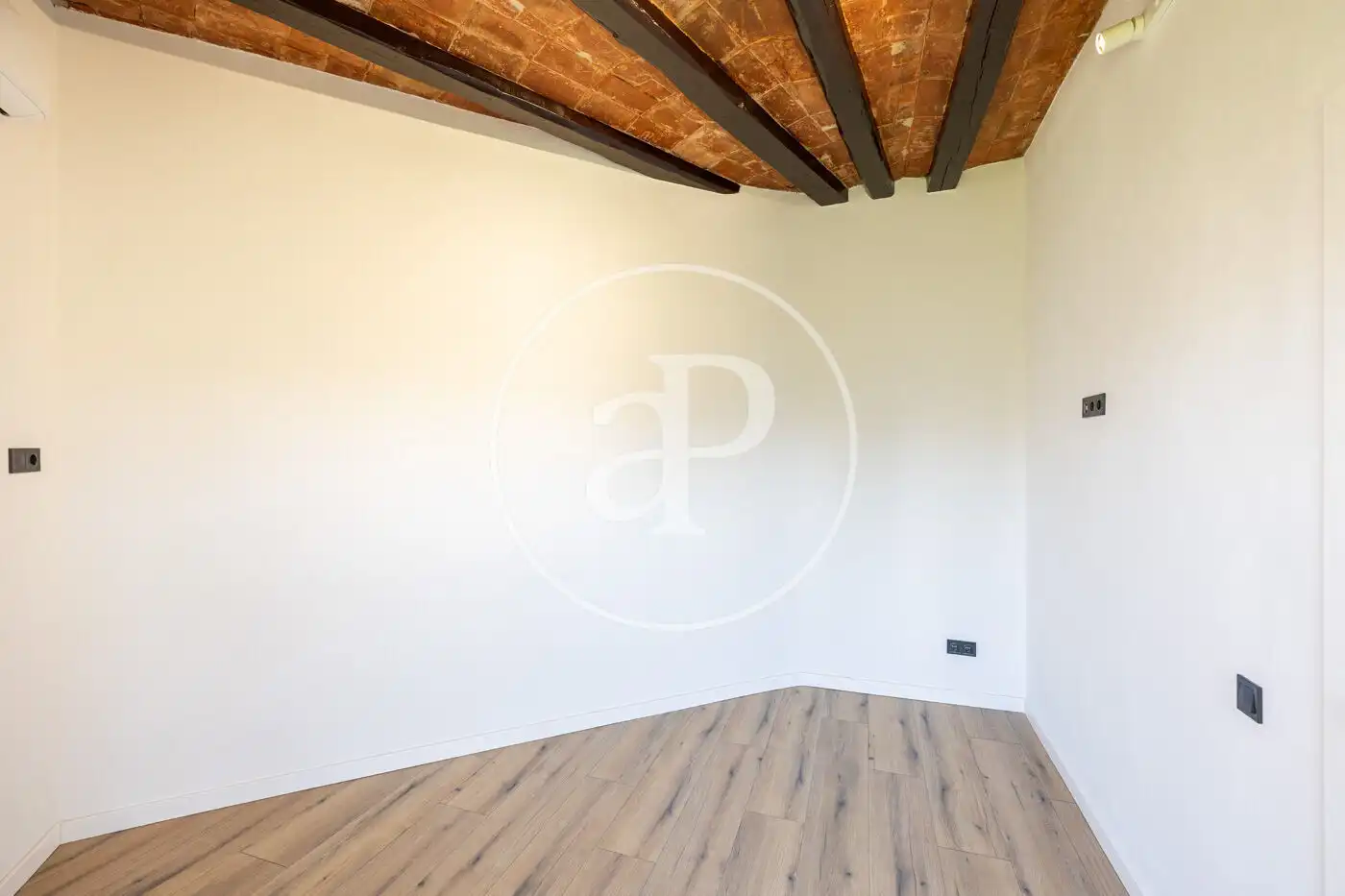 Piso en venta en Barcelona con Aire acondicionado, Calefacción y Balcón