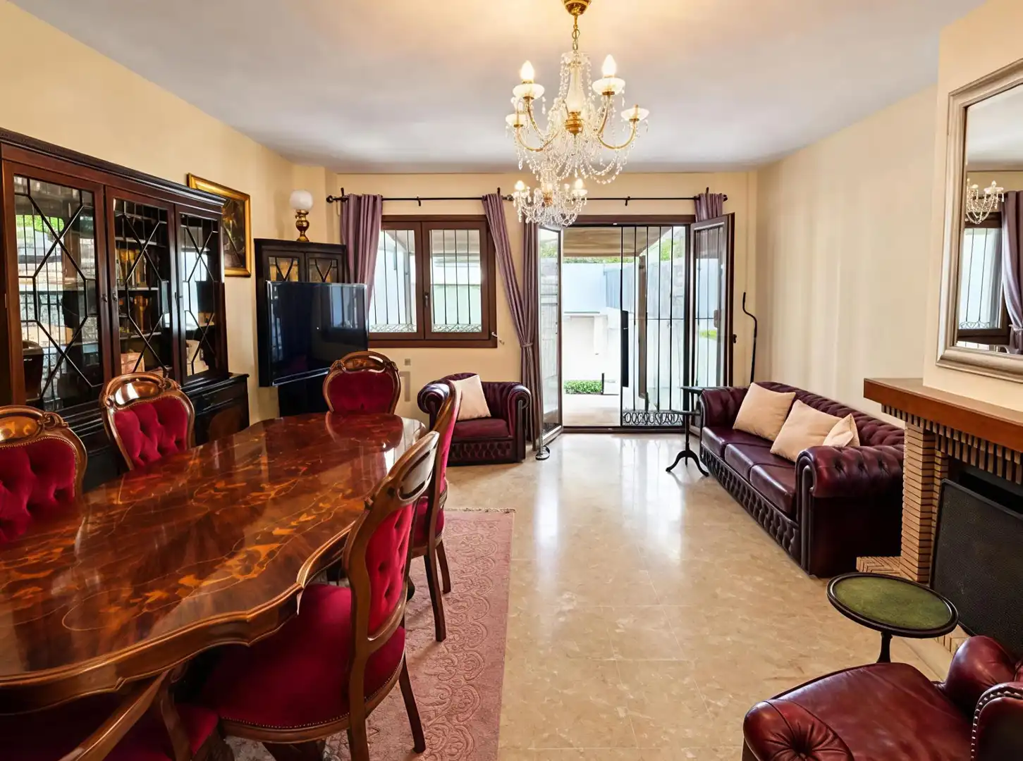 Wohnzimmer von Einfamilien-Reihenhaus zum Verkauf in Manilva