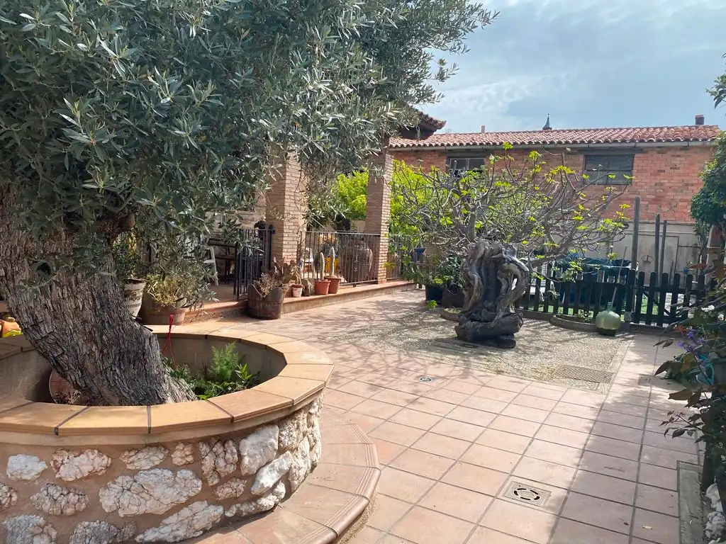 Jardí de Casa o xalet en venda en Valjunquera amb Aire condicionat, Jardí privat i Terrassa