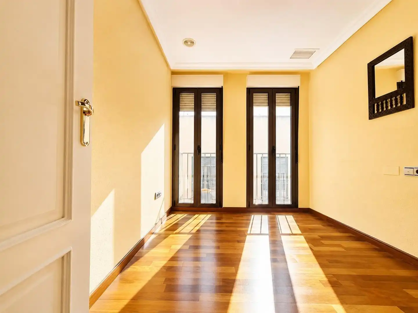 Wohnung zur Miete in Elche / Elx mit Klimaanlage, Heizung und Parkett