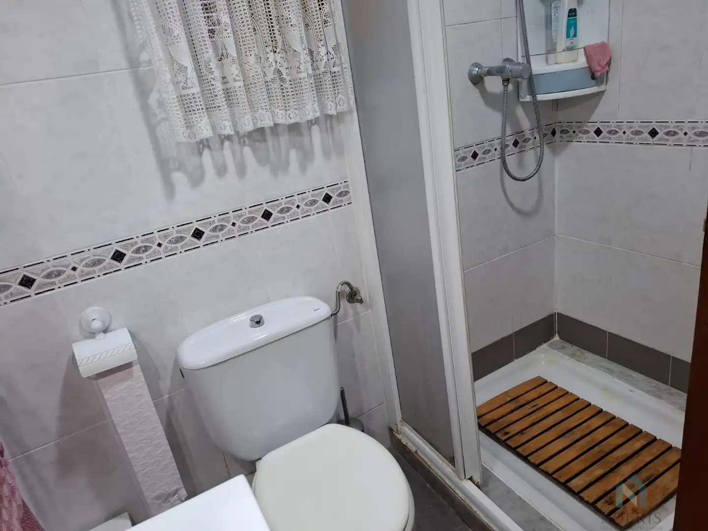 Bathroom of Flat for sale in Silla  with Air Conditioner and Balcony