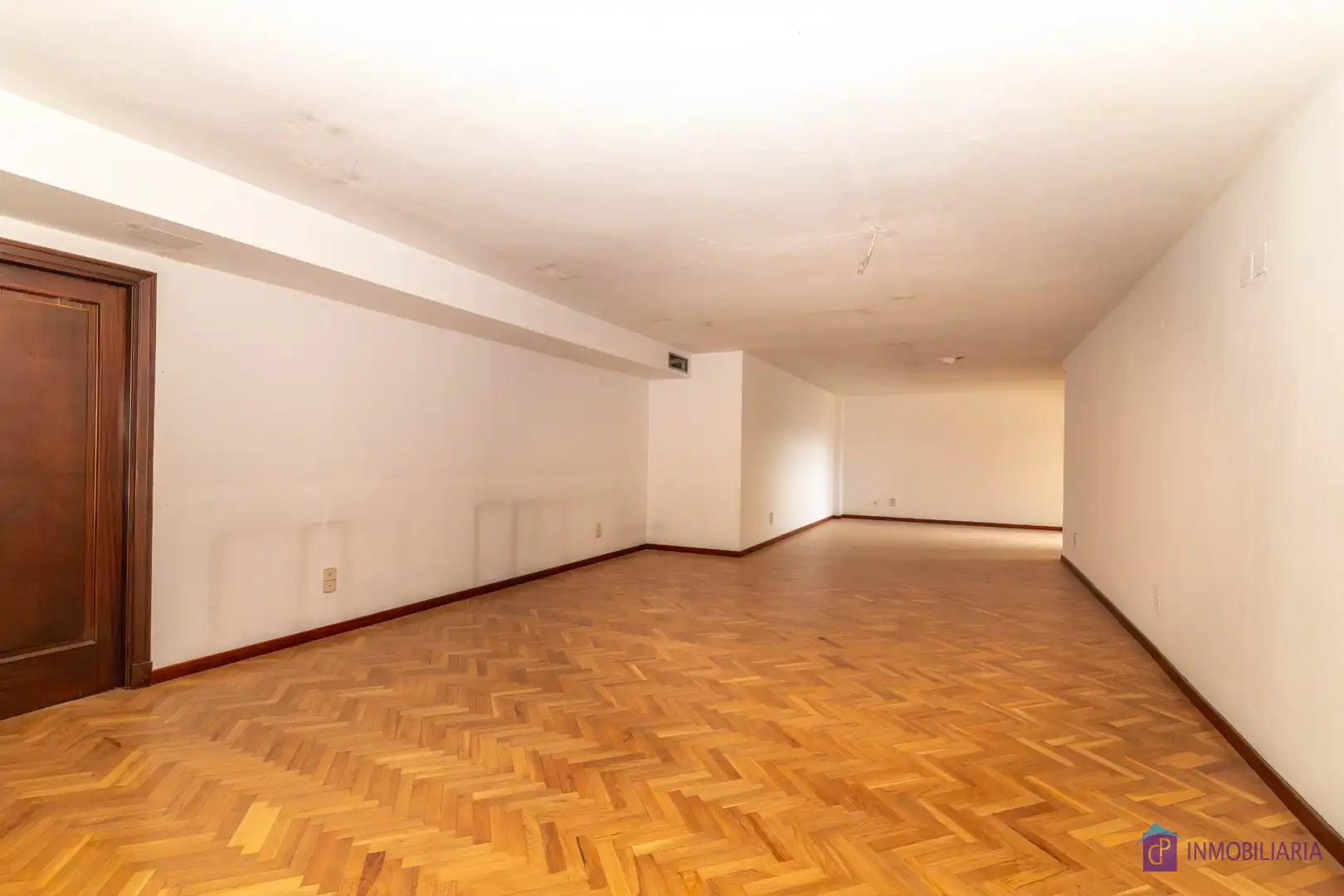 Flat for sale in Zaragoza  with Air Conditioner and Heating