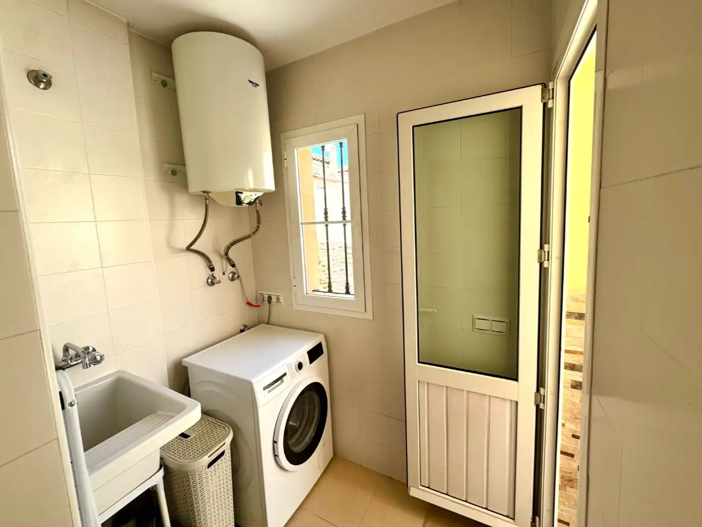Bany de Casa adosada en venda en Vélez-Málaga amb Aire condicionat, Jardí privat i Parquet