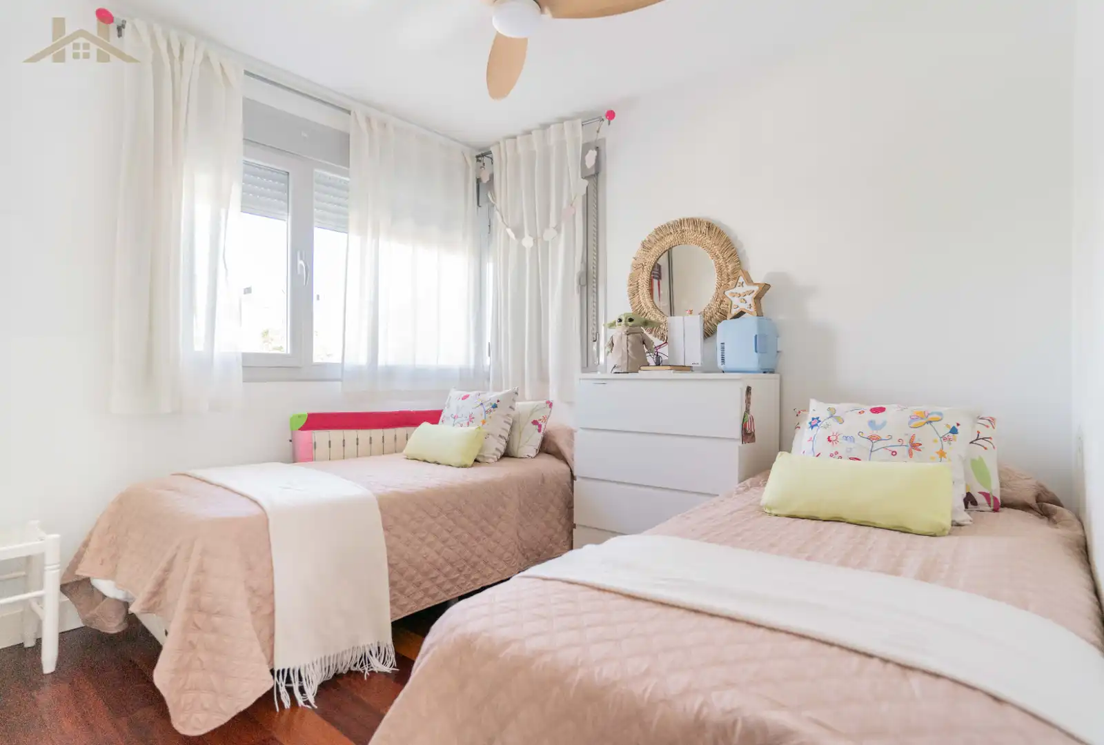 Habitación de Casa adosada en venta en Torrejón de Ardoz con Amueblado