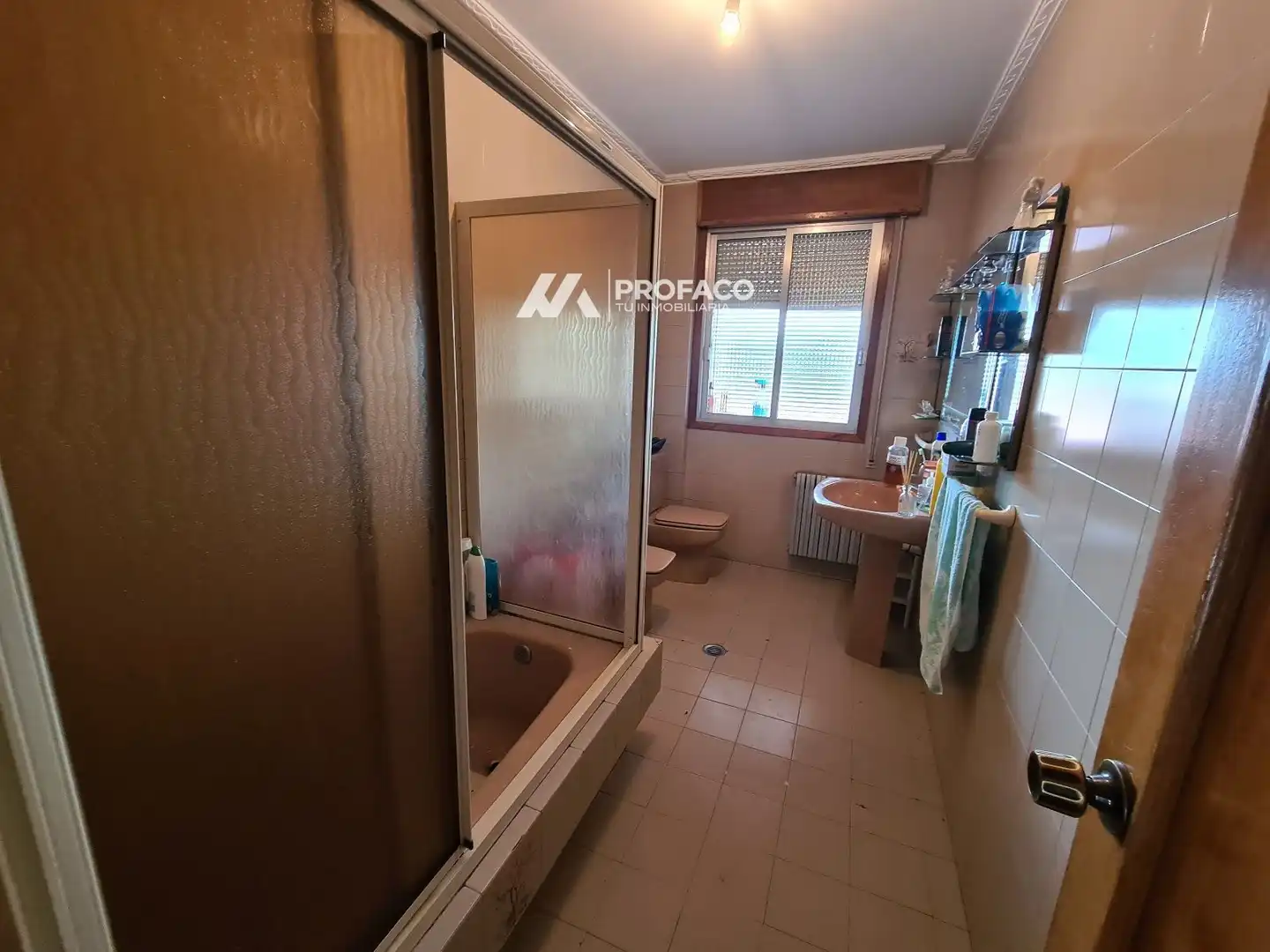 Bathroom of Detached homes for sale in O Carballiño    with Heating, Terrace and Furnished