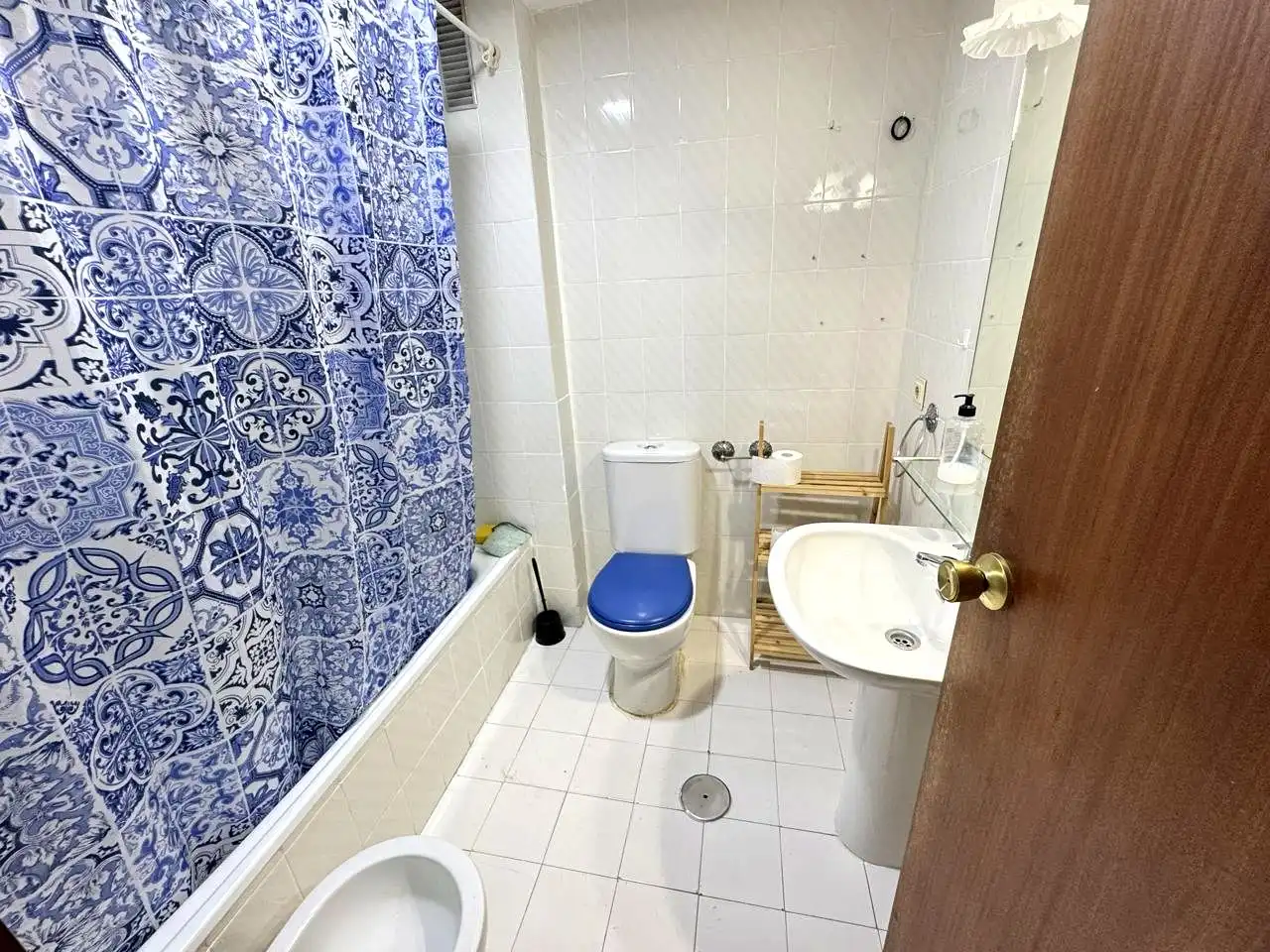 Badezimmer von Wohnung zur Miete in Cáceres mit Klimaanlage, Terrasse und Möbliert