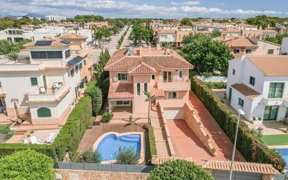 Vista exterior de Casa adosada en venda en Llucmajor amb Aire condicionat, Terrassa i Piscina