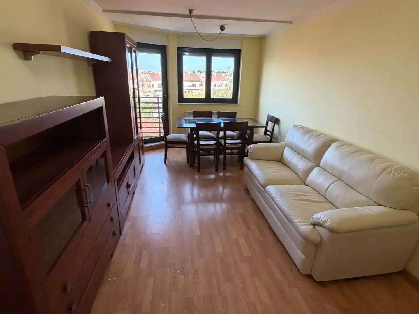 Sala de estar de Piso en venta en Villamayor con Balcón