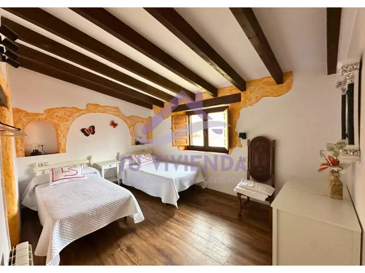 Habitación de Casa o chalet en venta en Bustillo de la Vega con Jardín privado, Piscina y Amueblado