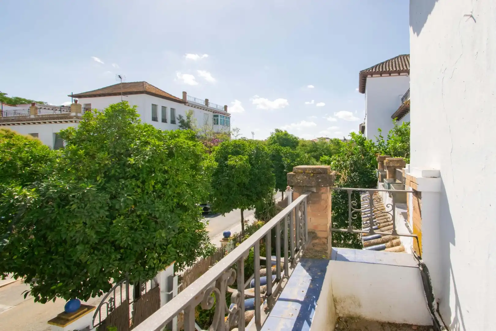 Vista exterior de Casa o xalet en venda en Sevilla amb Jardí privat i Terrassa