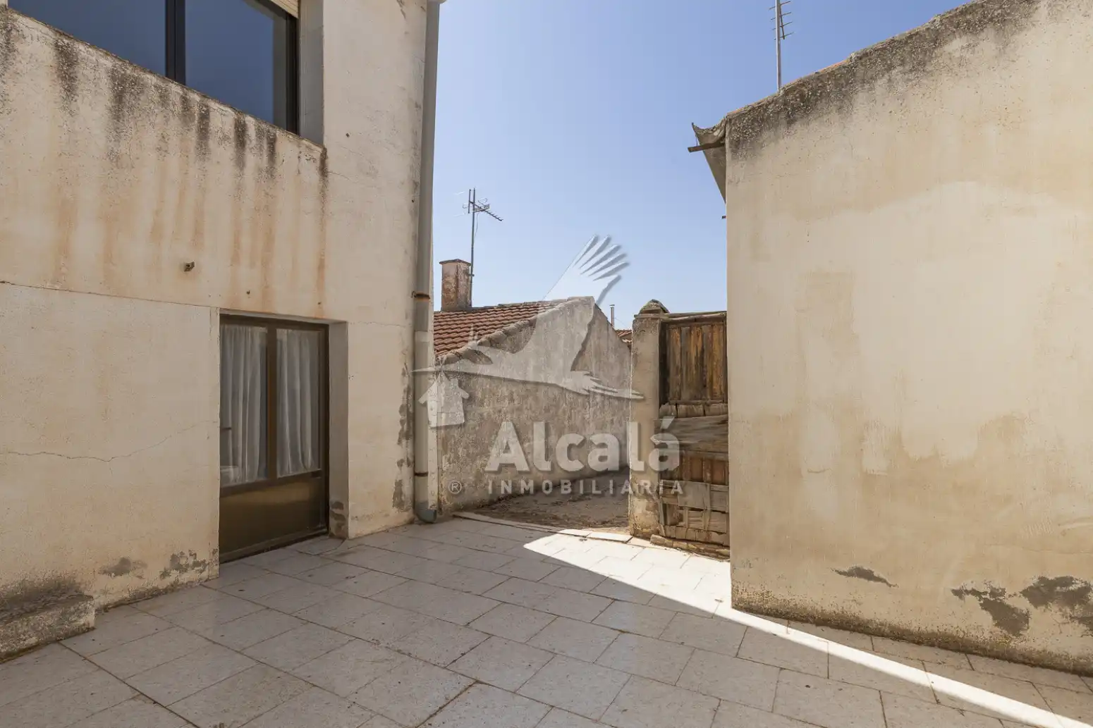 Vista exterior de Casa o chalet en venta en Alhambra con Calefacción y Amueblado