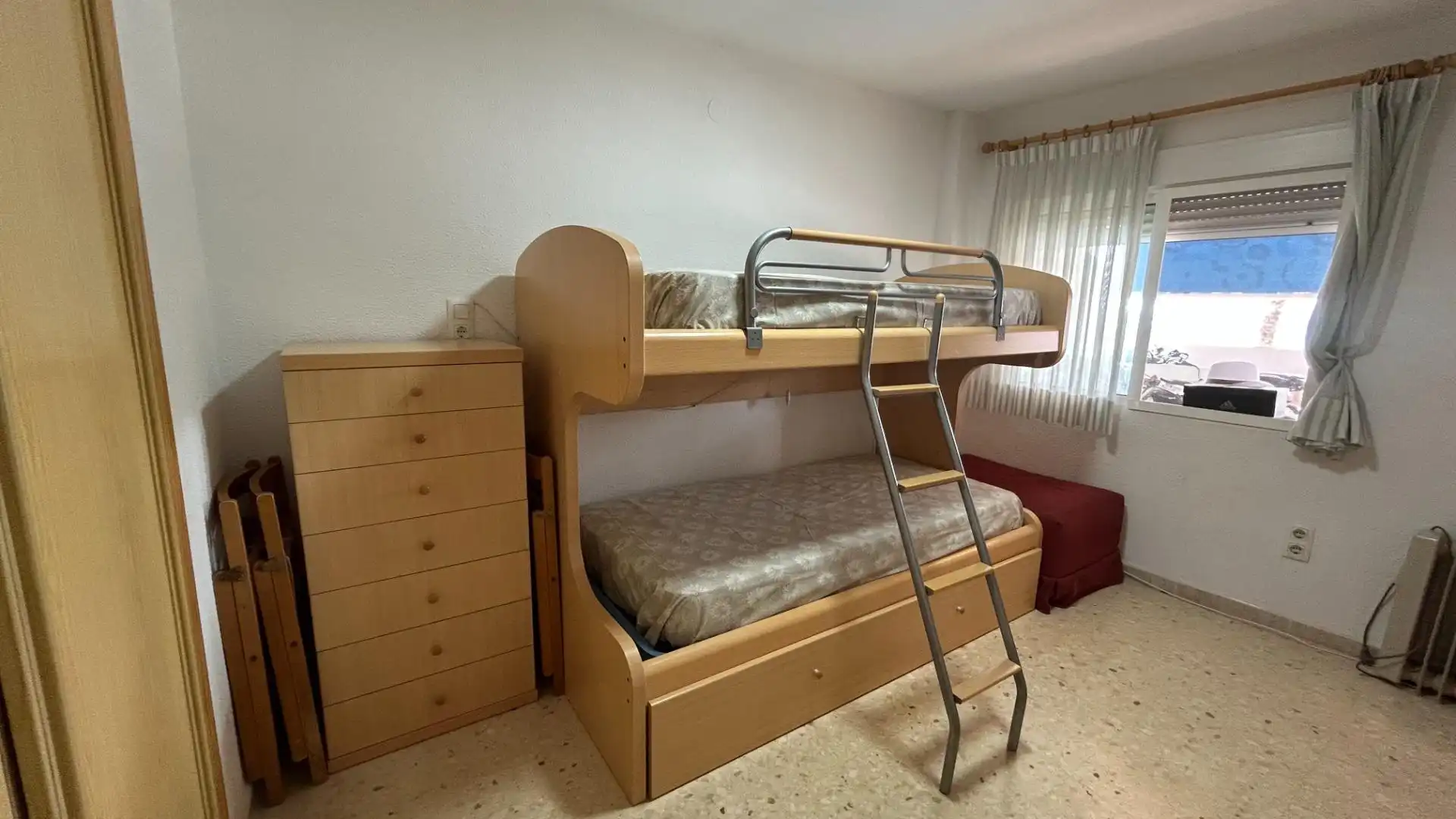 Habitación de Apartamento en venta en Cullera con Terraza, Amueblado y Balcón