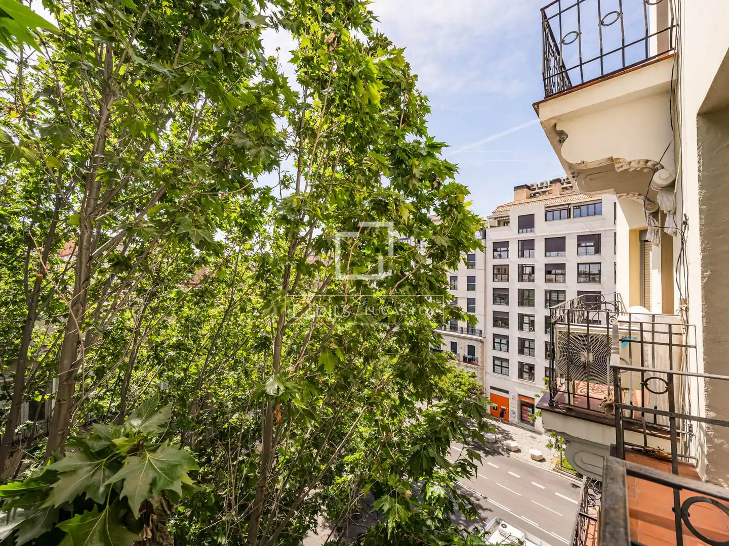 Vista exterior de Piso en venta en Madrid con Aire acondicionado, Calefacción y Balcón