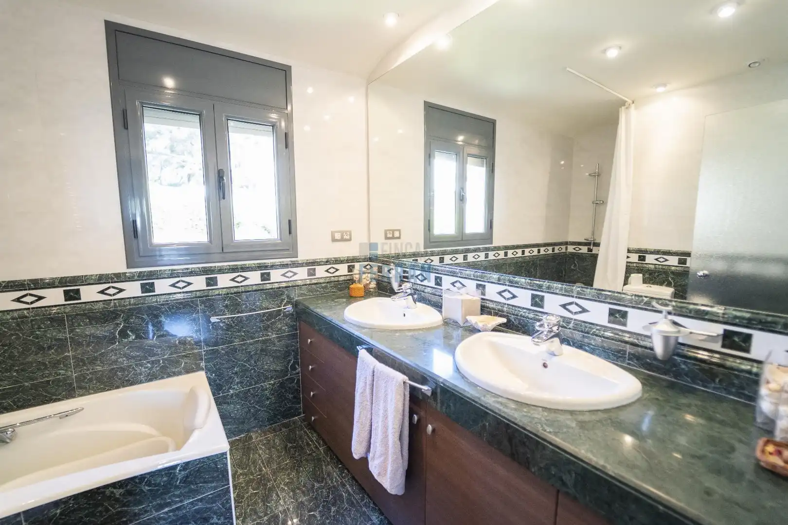 Baño de Casa o chalet en venta en El Vendrell con Calefacción, Parquet y Terraza