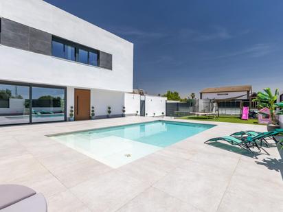 Swimming pool of House or chalet for sale in Mairena del Aljarafe  with Air Conditioner, Heating and Private garden