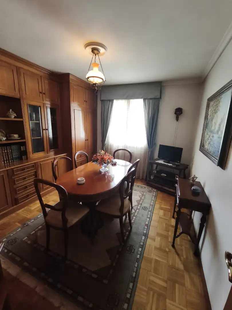 Menjador de Dúplex en venda en Ourense Capital  amb Calefacció, Parquet i Forn
