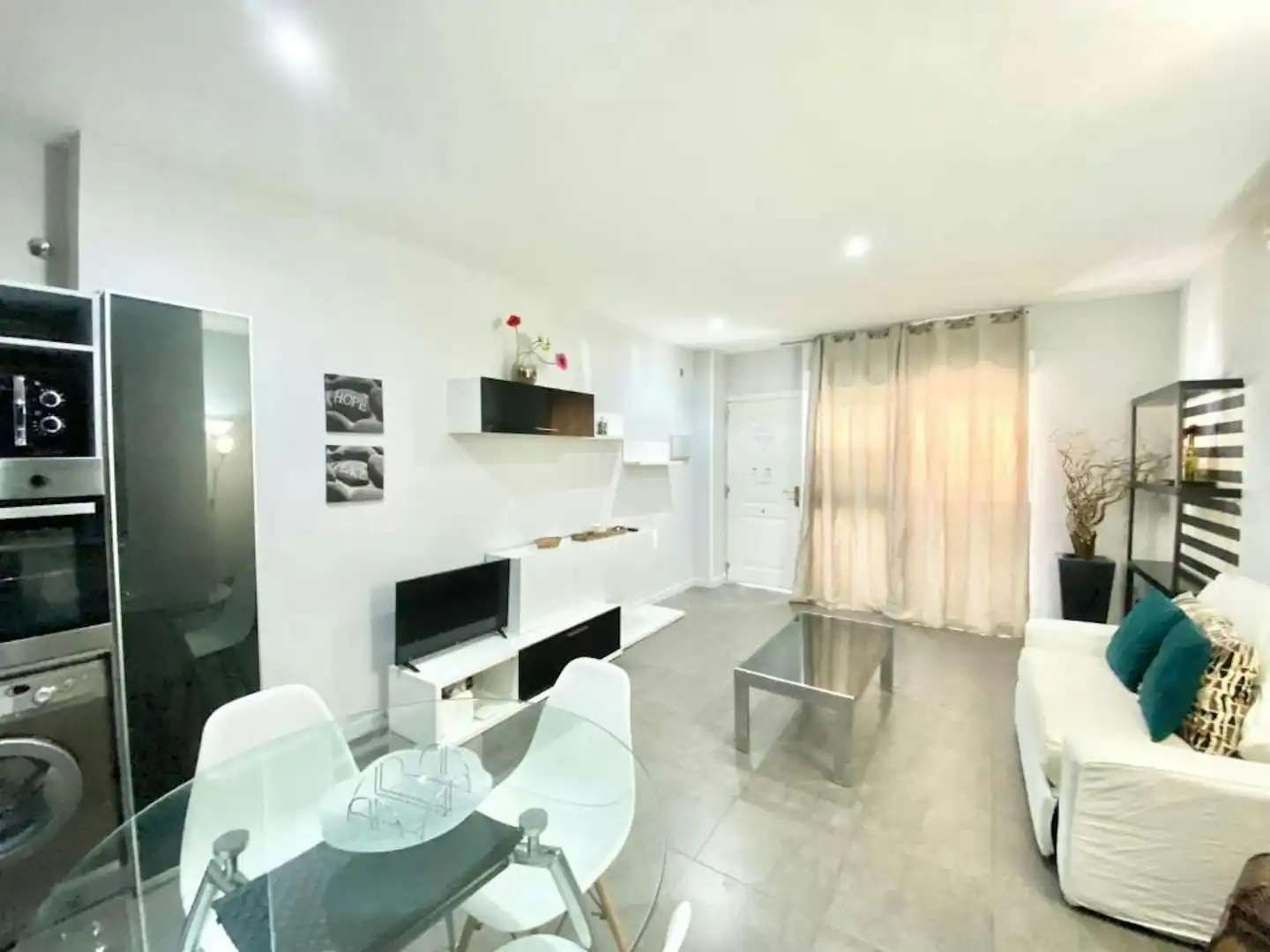 Exterior view of Flat for rent in Madrid  with Air Conditioner, Heating and Furnished