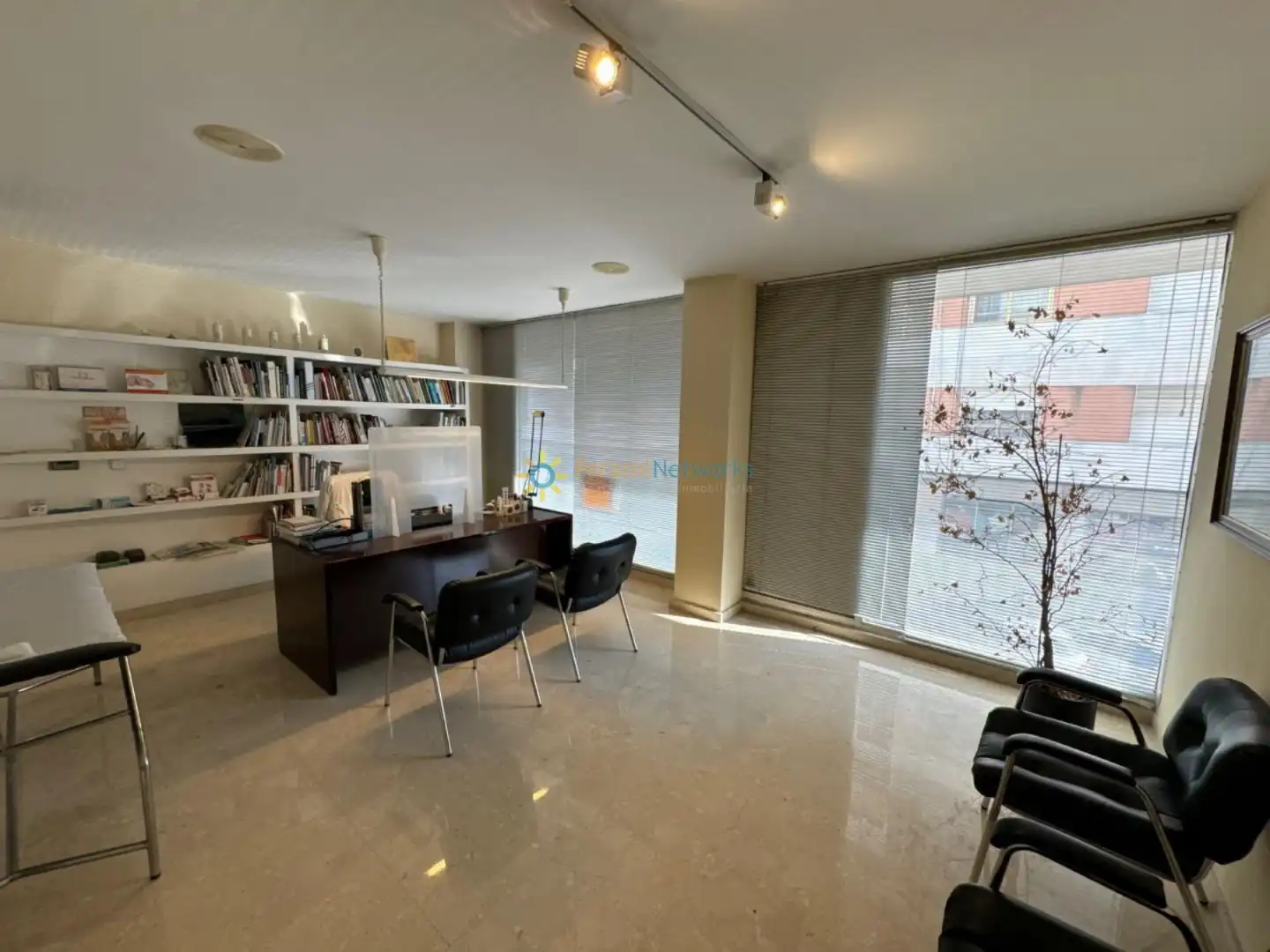 Local en venta en Oliva con Aire acondicionado y Calefacción