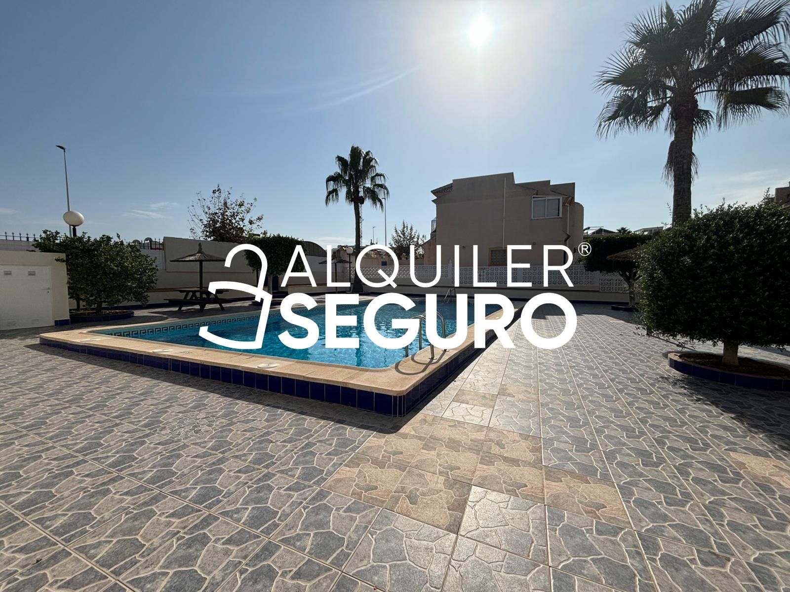 Piscina de Casa o xalet de lloguer en Torrevieja amb Aire condicionat, Calefacció i Terrassa