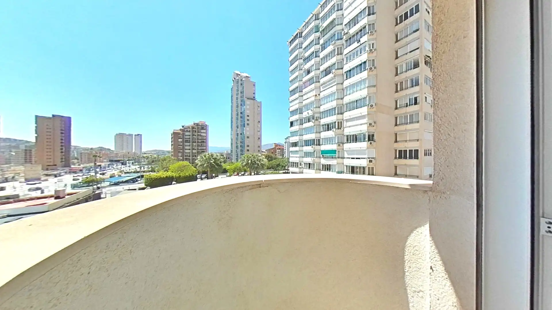 Vista exterior de Piso en venta en Benidorm con Terraza y Balcón
