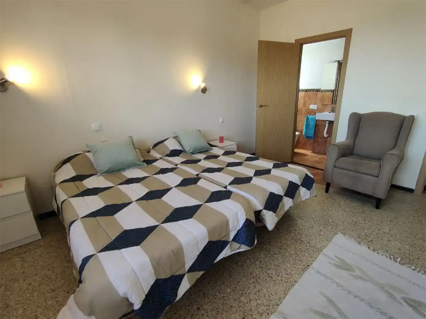 Dormitori de Apartament de lloguer en Las Palmas de Gran Canaria amb Moblat i Balcó