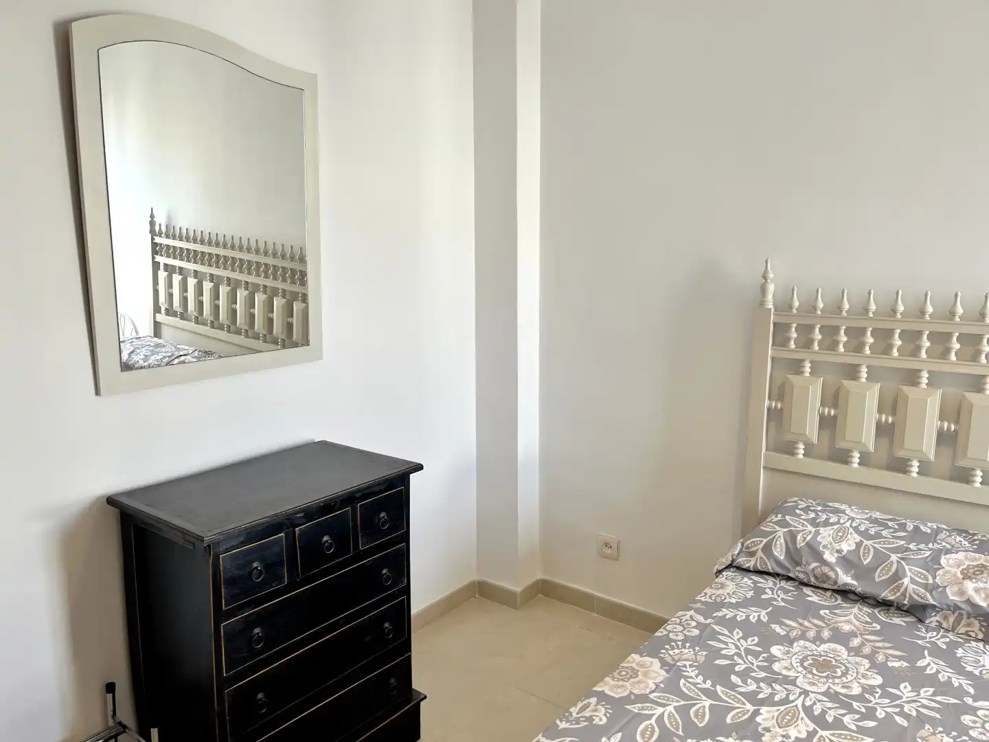 Bedroom of Flat for sale in Salobreña  with Swimming Pool, Furnished and Balcony