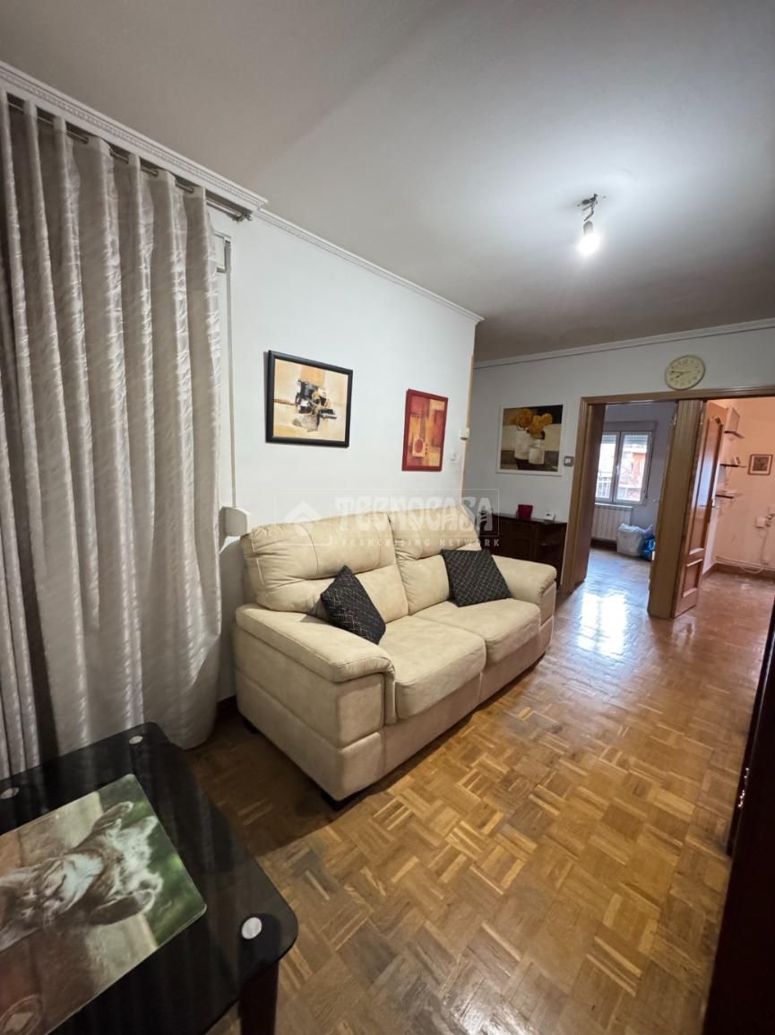 Sala d'estar de Pis en venda en  Madrid Capital