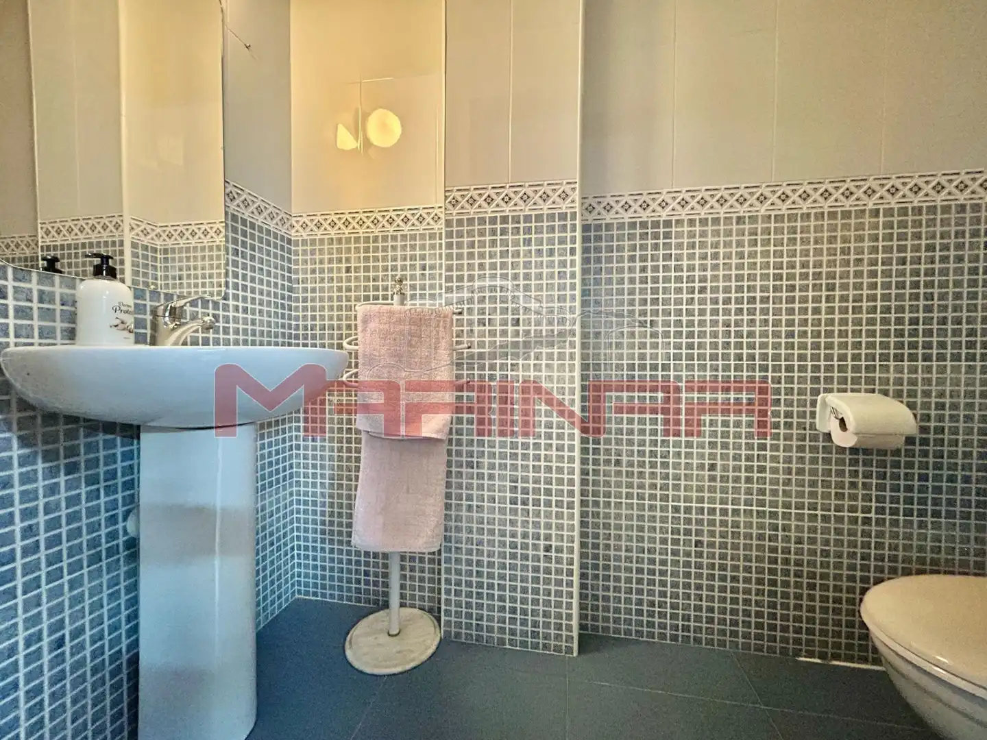 Badezimmer von Einfamilien-Reihenhaus zum Verkauf in Seseña mit Heizung, Privatgarten und Terrasse