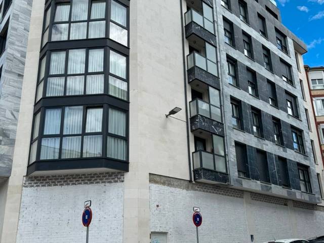 Local comercial en Venta en Calle Alta, 127 en Cuatro Caminos