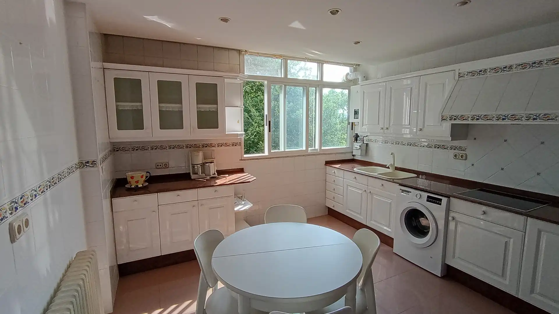 Cocina de Piso de alquiler en Teo con Amueblado, Horno y Lavadora