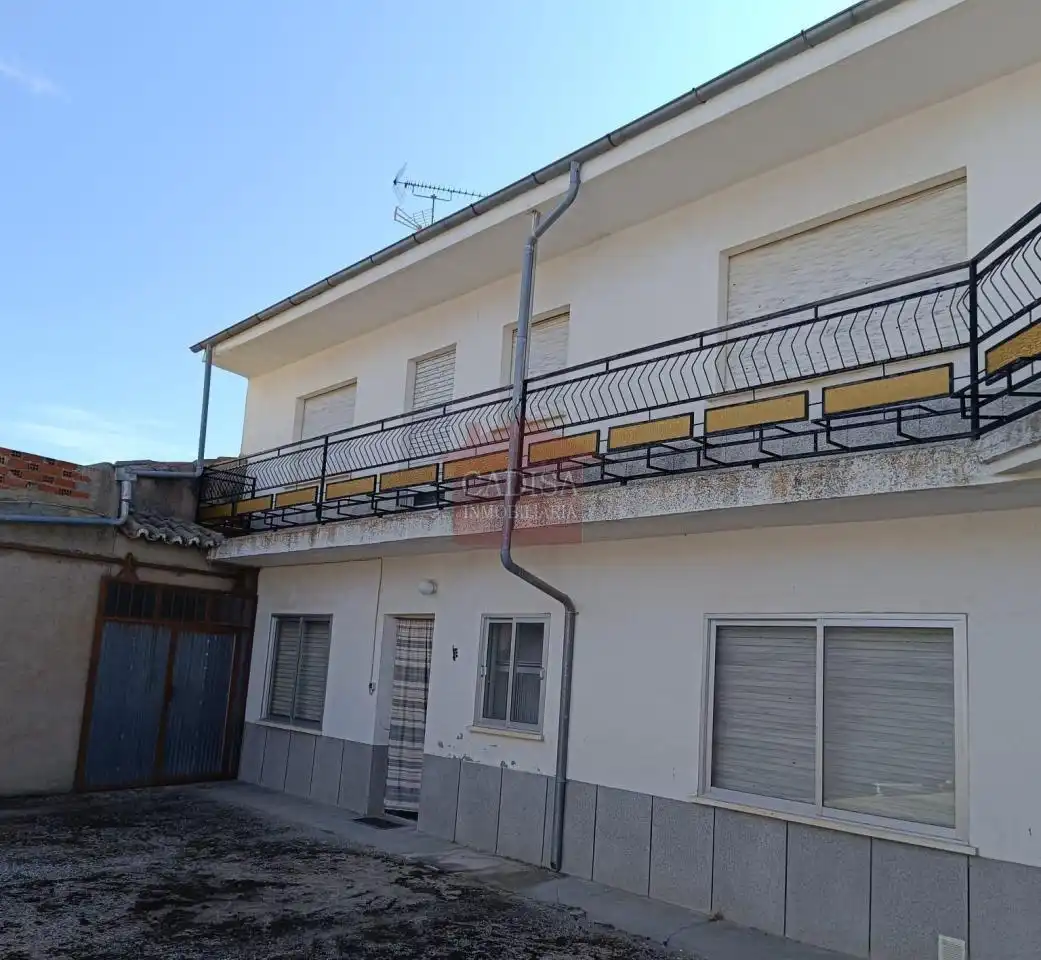 Vista exterior de Casa o chalet en venta en Santiago de la Puebla con Calefacción, Terraza y Trastero