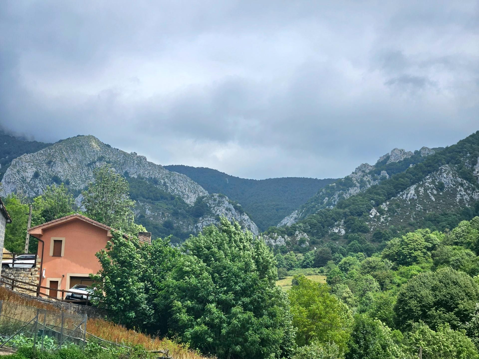 Vista exterior de Casa o xalet en venda en Caso amb Calefacció, Jardí privat i Terrassa