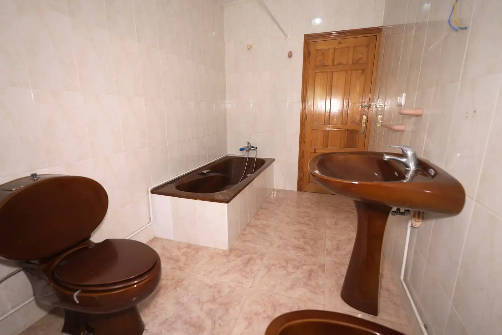 Bany de Casa o xalet en venda en Nevada amb Jardí privat, Terrassa i Moblat