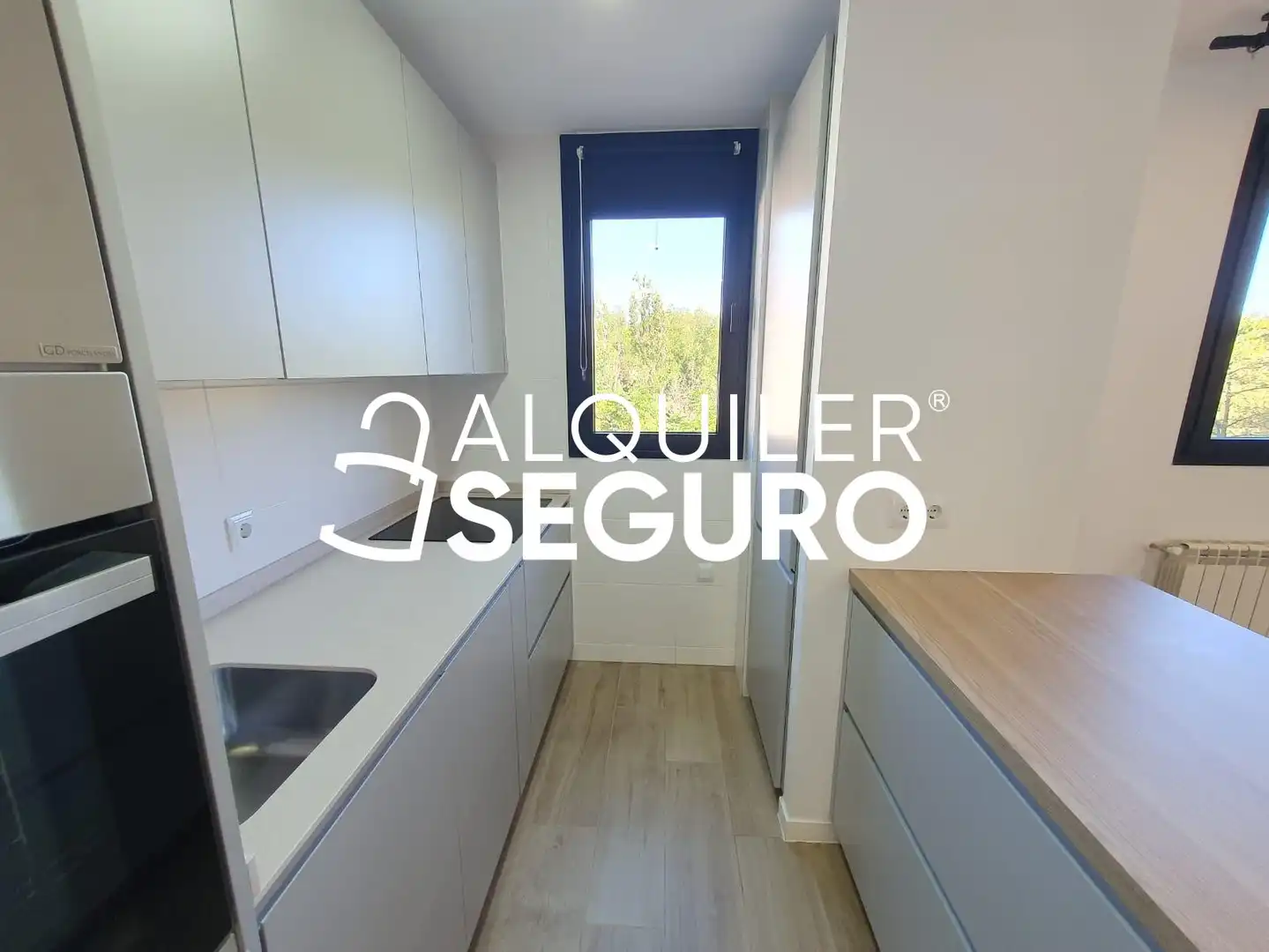 Kitchen of Flat for rent in Madrid  with Air Conditioner, Heating and Terrace